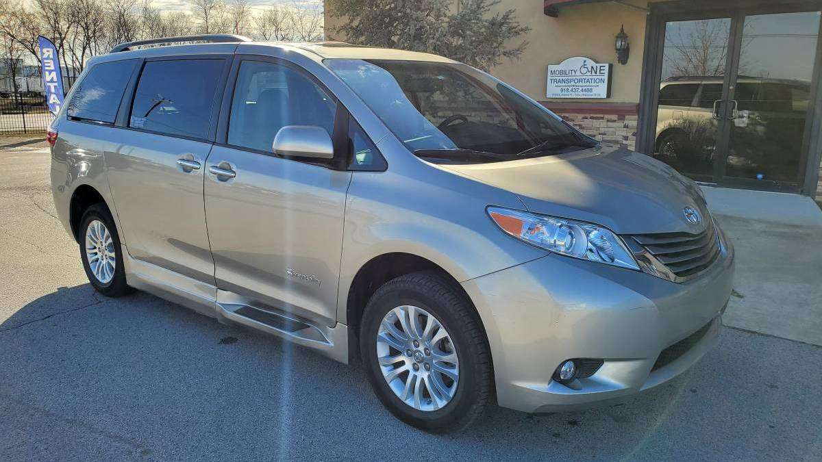 2017 Toyota Sienna | Conversion: